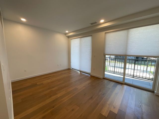 97 Elmwood 110, Cambridge, MA 02140