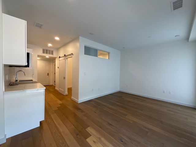 97 Elmwood 110, Cambridge, MA 02140