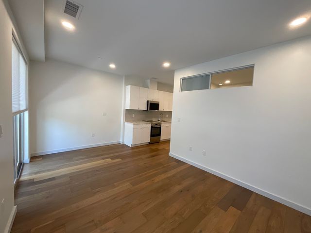 97 Elmwood 110, Cambridge, MA 02140