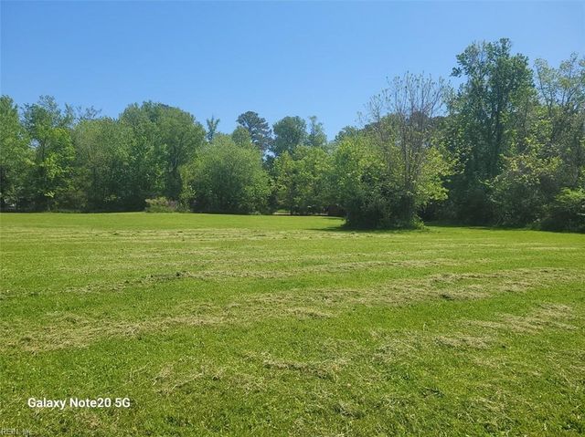 200 Hansford LN, Seaford, VA 23696