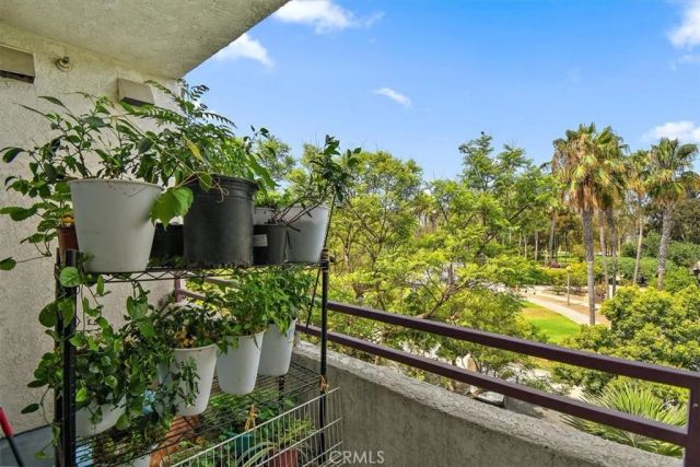 730 W 4th, Long Beach, CA 90802