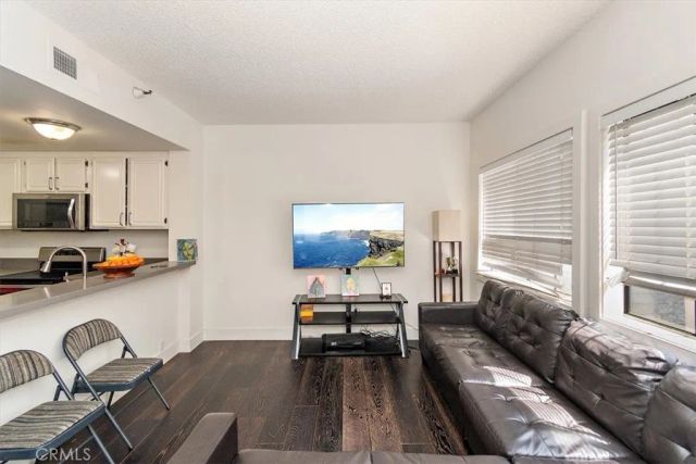 730 W 4th, Long Beach, CA 90802