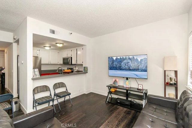 730 W 4th, Long Beach, CA 90802