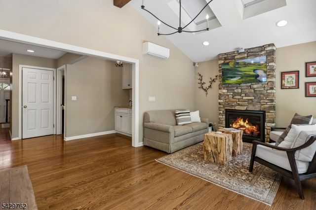 738 Springfield Ave, Summit City, NJ 07901