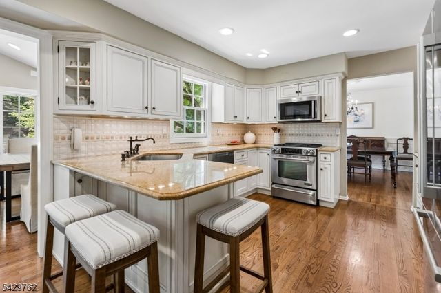 738 Springfield Ave, Summit City, NJ 07901