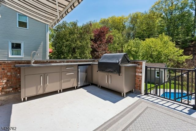 738 Springfield Ave, Summit City, NJ 07901