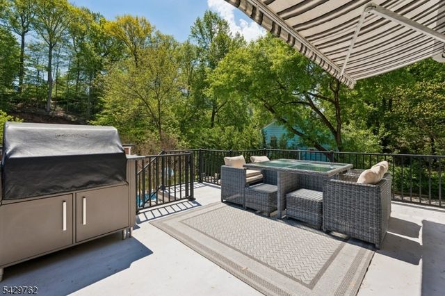 738 Springfield Ave, Summit City, NJ 07901