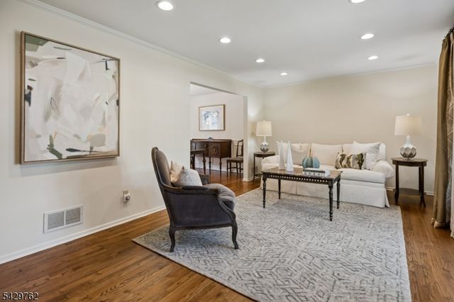 738 Springfield Ave, Summit City, NJ 07901