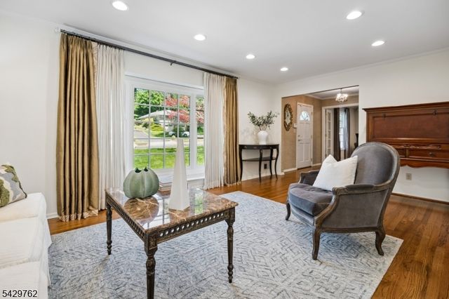 738 Springfield Ave, Summit City, NJ 07901