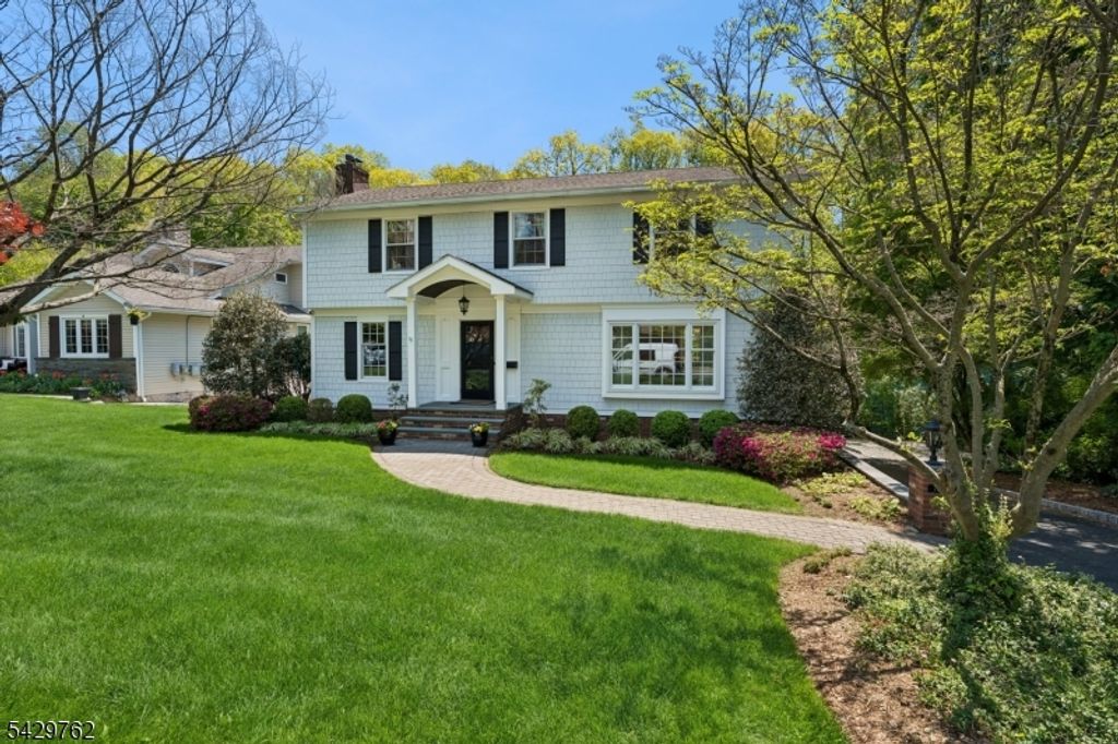 738 Springfield Ave, Summit City, NJ 07901