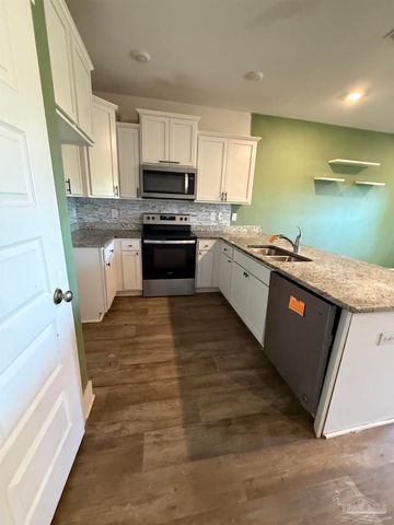 8868 Brigade Trl, Pensacola, FL 32534