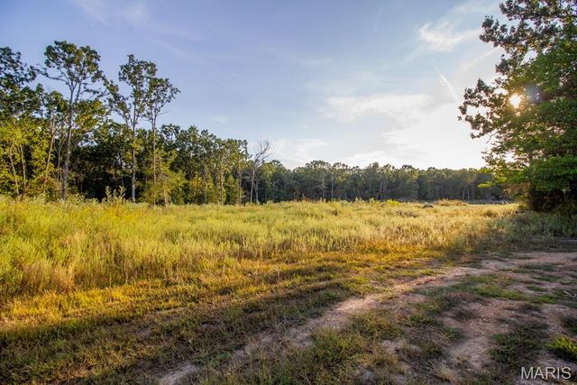 15800 HIGHWAY WW, Lebanon, MO 65536