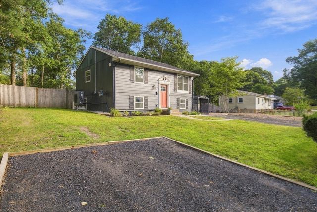 61 Esta Road, Plymouth, MA 02360