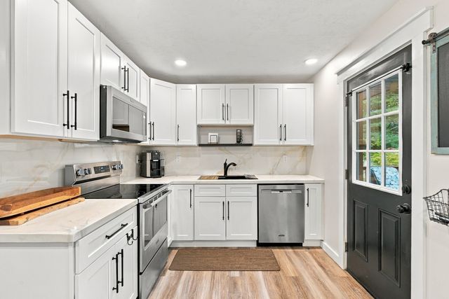 61 Esta Road, Plymouth, MA 02360