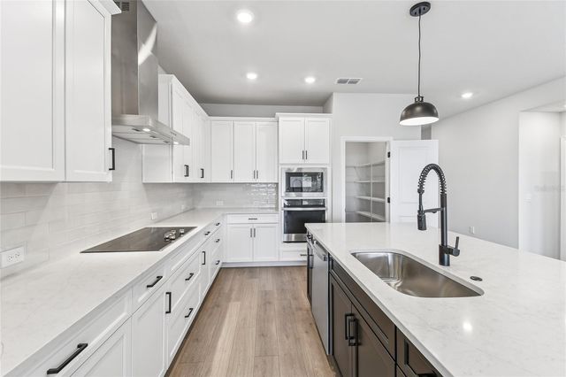 16882 CEDAR VALLEY CIRCLE, Clermont, FL 34711