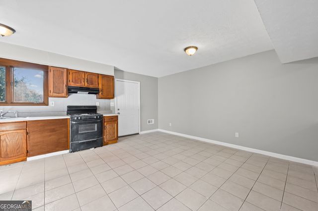 2127 Golfview Drive SE, Conyers, GA 30013