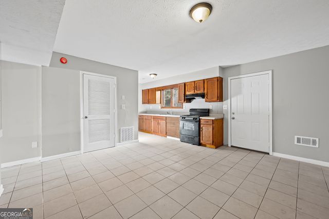 2127 Golfview Drive SE, Conyers, GA 30013