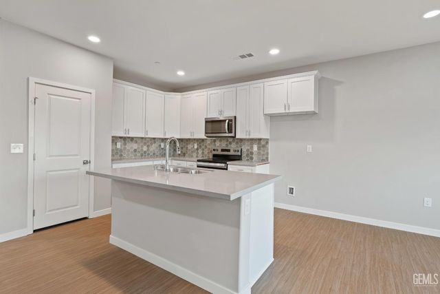 6201 Bountiful Hills Drive, Bakersfield, CA 93306