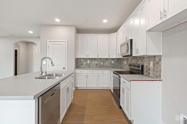 6201 Bountiful Hills Drive, Bakersfield, CA 93306