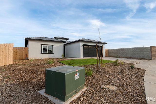 6201 Bountiful Hills Drive, Bakersfield, CA 93306