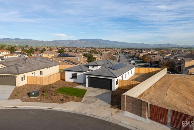 6201 Bountiful Hills Drive, Bakersfield, CA 93306