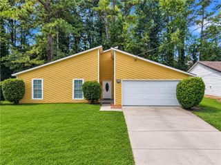 1376 Peninsula Trace, Lawrenceville, GA 30044