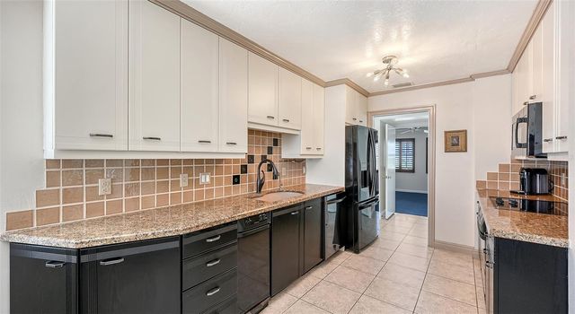 660 GOLDEN GATE POINT 51 & 52, Sarasota, FL 34236