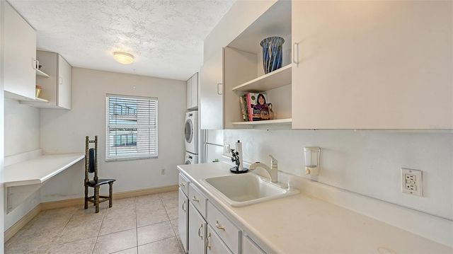 660 GOLDEN GATE POINT 51 & 52, Sarasota, FL 34236
