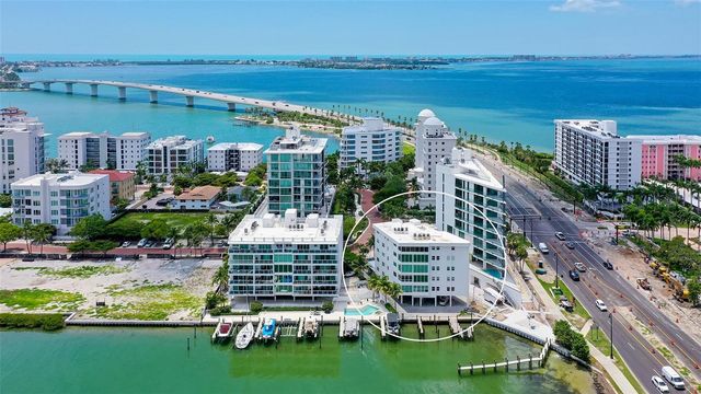 660 GOLDEN GATE POINT 51 & 52, Sarasota, FL 34236
