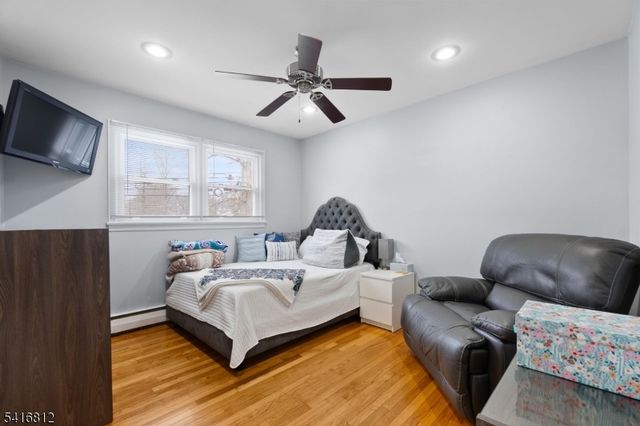 34 Seminole Ave, Oakland Boro, NJ 07436