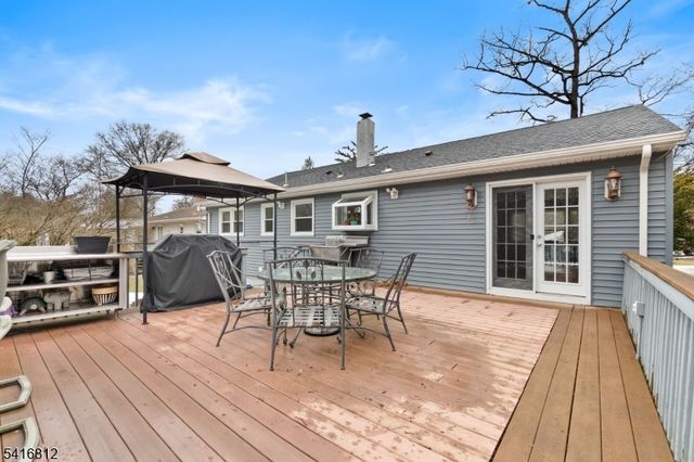 34 Seminole Ave, Oakland Boro, NJ 07436