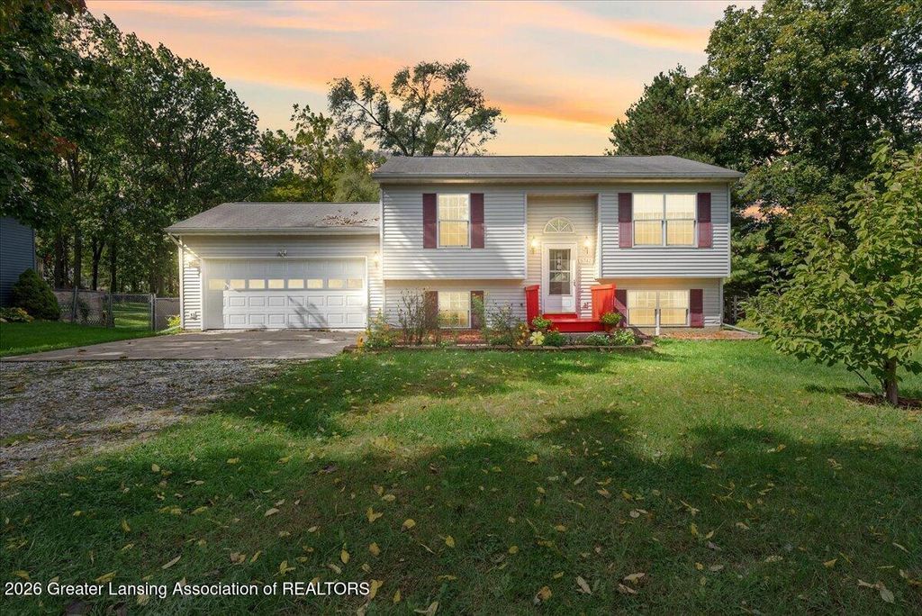 5743 Carlton Street, Haslett, MI 48840