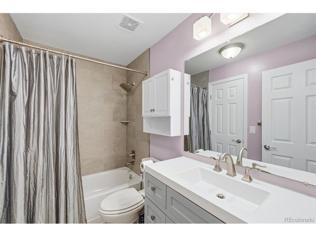 9405 W Wagon Trail Dr, Littleton, CO 80123