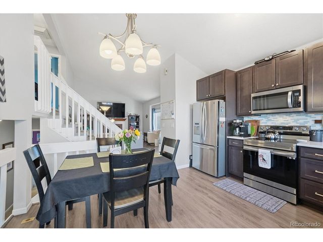 9405 W Wagon Trail Dr, Littleton, CO 80123