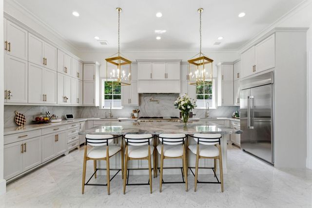 2211 Troon Road, Houston, TX 77019