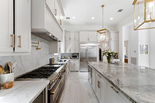 2211 Troon Road, Houston, TX 77019