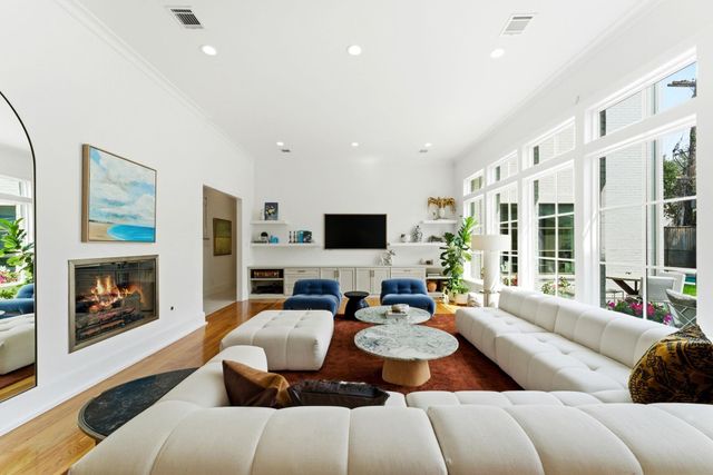 2211 Troon Road, Houston, TX 77019