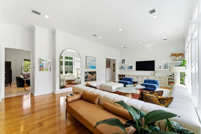 2211 Troon Road, Houston, TX 77019