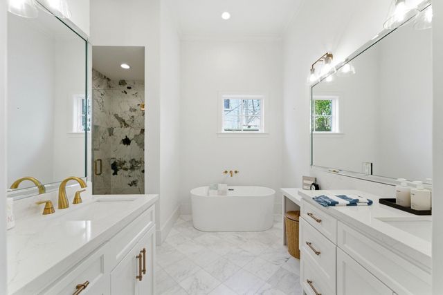 2211 Troon Road, Houston, TX 77019