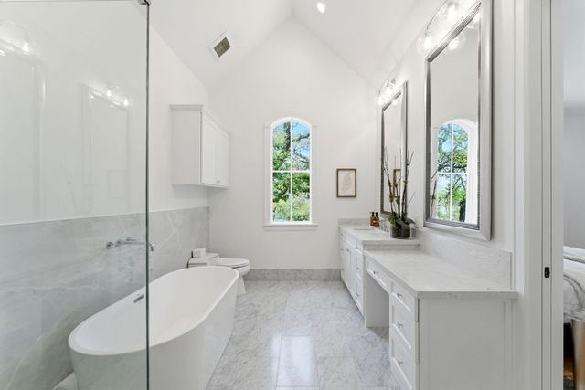 2211 Troon Road, Houston, TX 77019