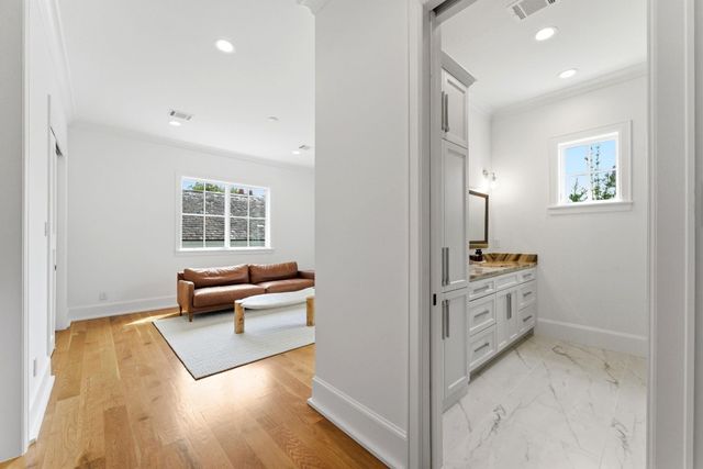 2211 Troon Road, Houston, TX 77019