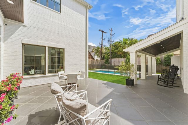 2211 Troon Road, Houston, TX 77019