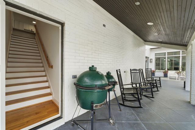 2211 Troon Road, Houston, TX 77019