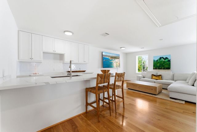 2211 Troon Road, Houston, TX 77019