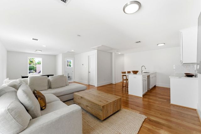 2211 Troon Road, Houston, TX 77019