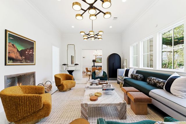 2211 Troon Road, Houston, TX 77019