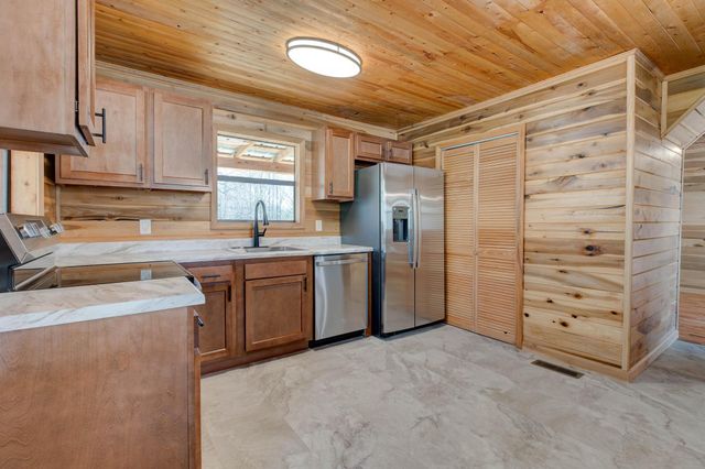 663 Twin Oaks Road, Wellington, KY 40387