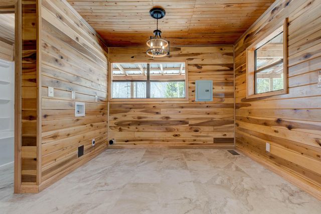 663 Twin Oaks Road, Wellington, KY 40387
