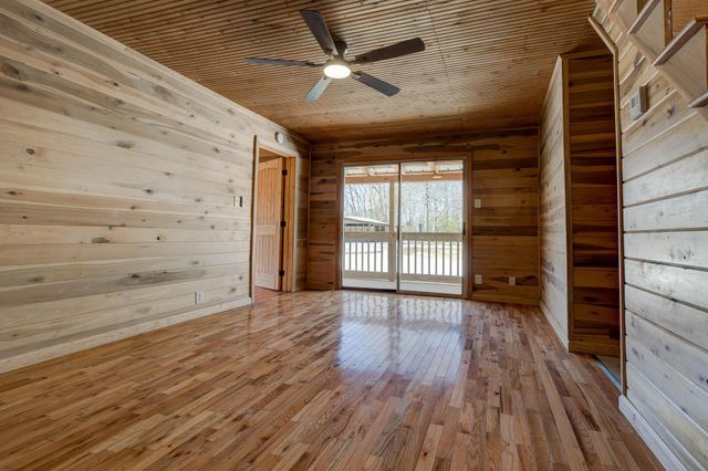 663 Twin Oaks Road, Wellington, KY 40387