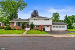 300 S 9TH ST, Quakertown, PA 18951
